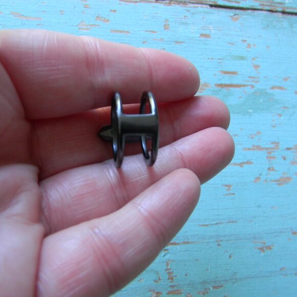 Kendra Scott Avante Garden Abra Ring BLACK DOUBLE BAND SZ 5.5-6 - Picture 3 of 5